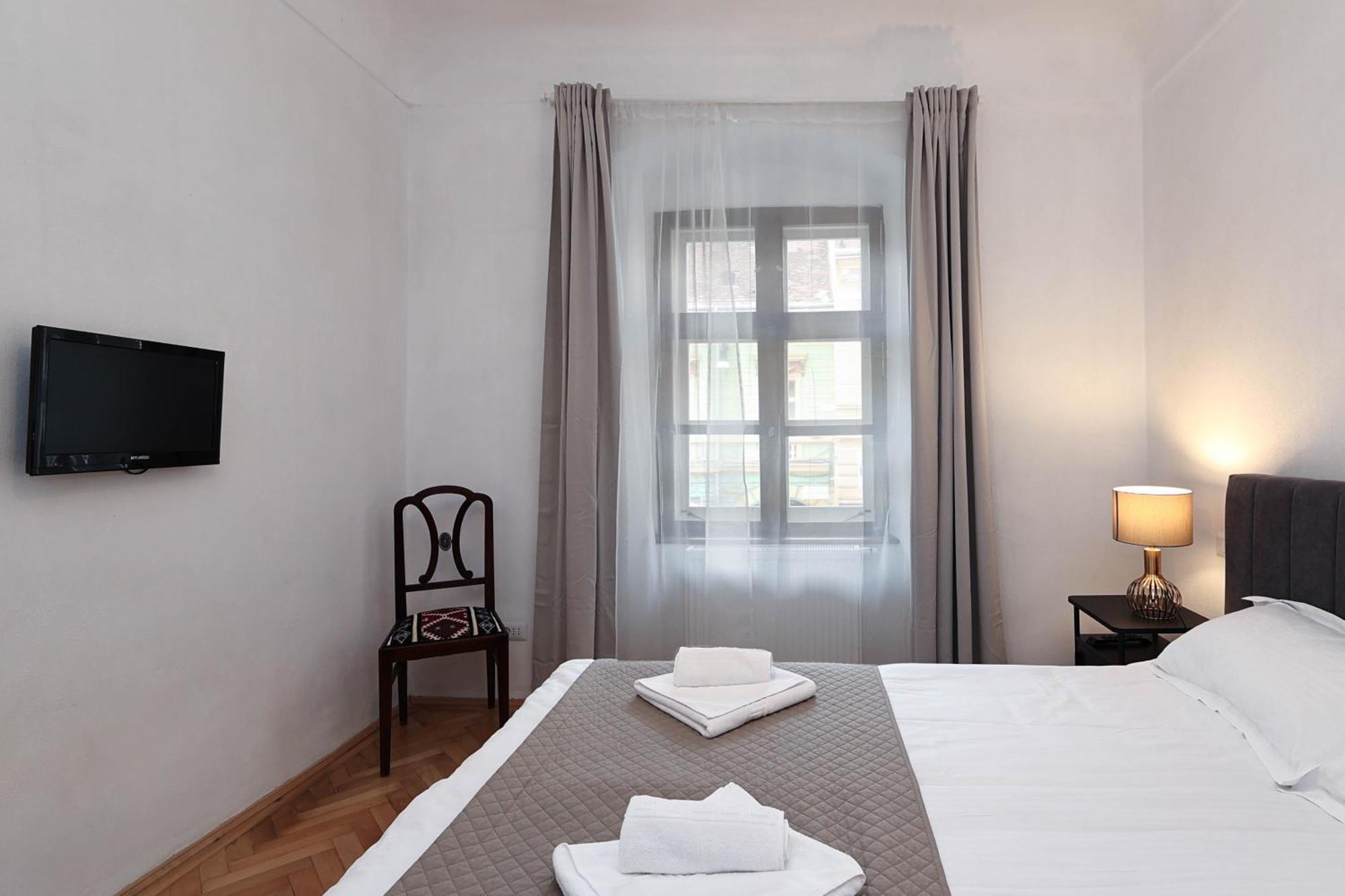 Hirscher Apartments Брашов Номер фото